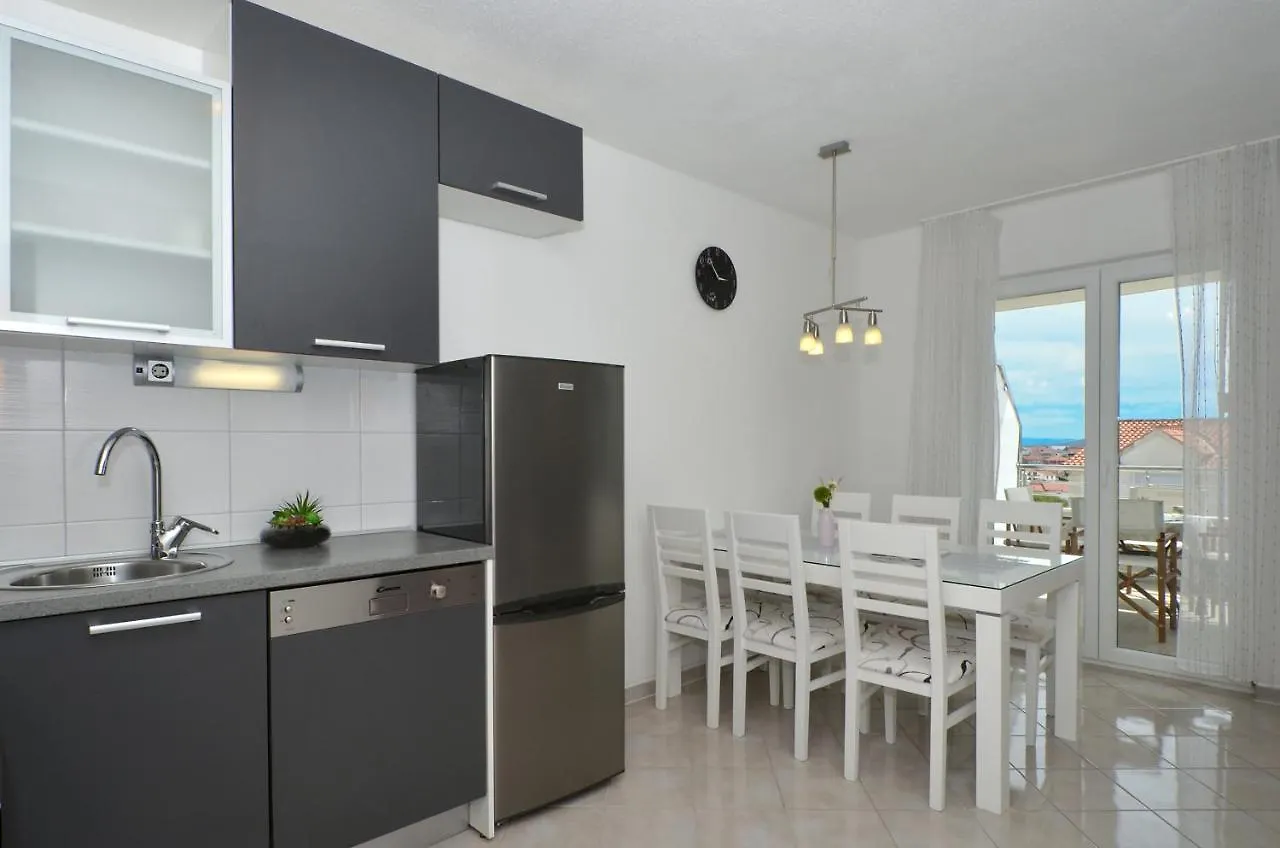 Apartments Vrania Seget Vranjica