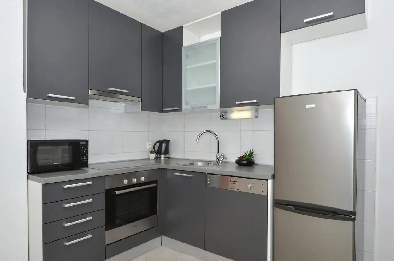 Apartments Vrania Seget Vranjica