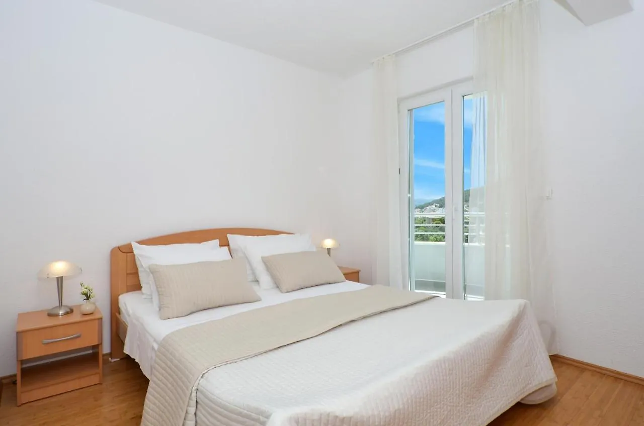 Apartments Vrania Seget Vranjica