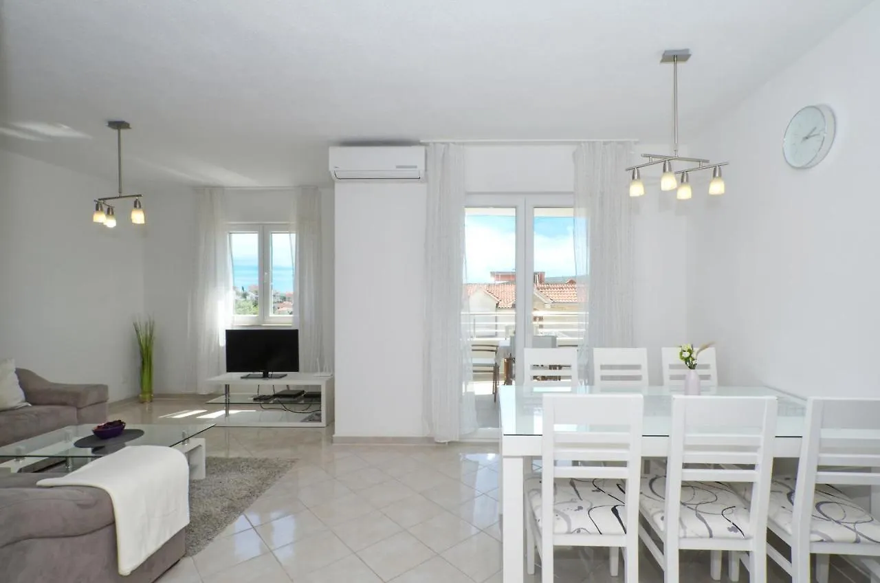 Apartments Vrania Seget Vranjica Croatia