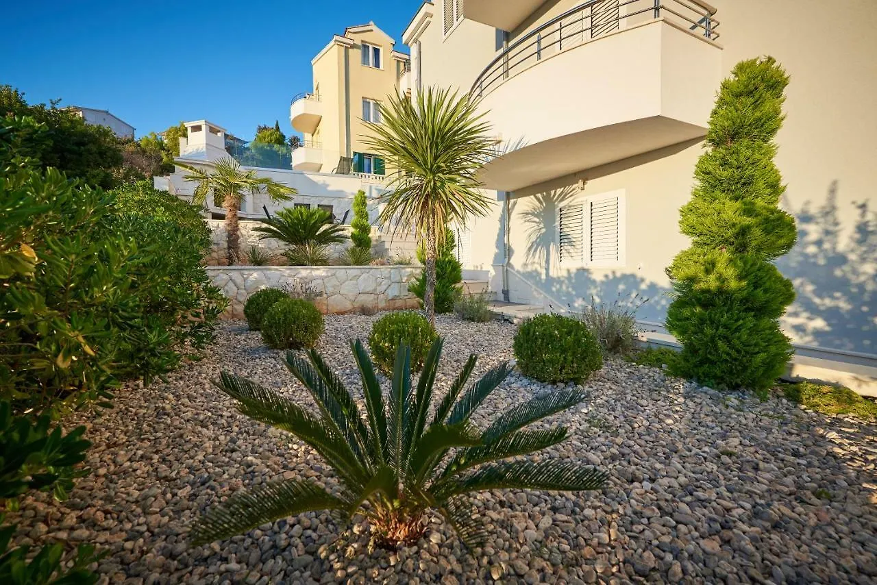 Apartments Vrania Seget Vranjica Croatia